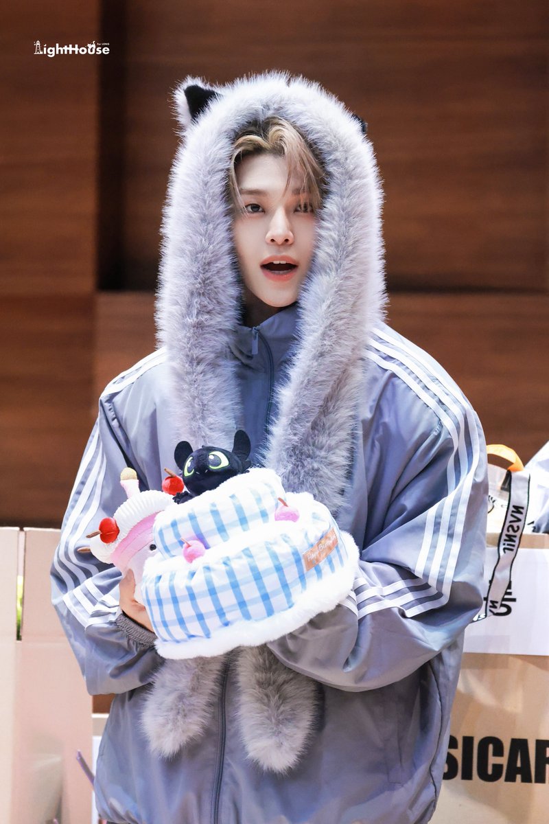 LightHouse tweet media