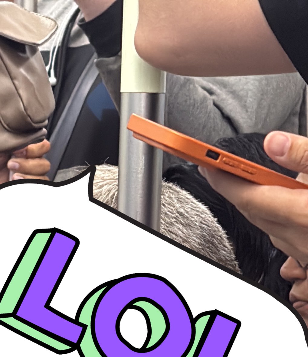Shad3Br's tweet photo. Qual o nível de coragem de usar uma capinha que imita / simula um iPhone 17 pro max ??? https://t.co/e1iu6RJEyR