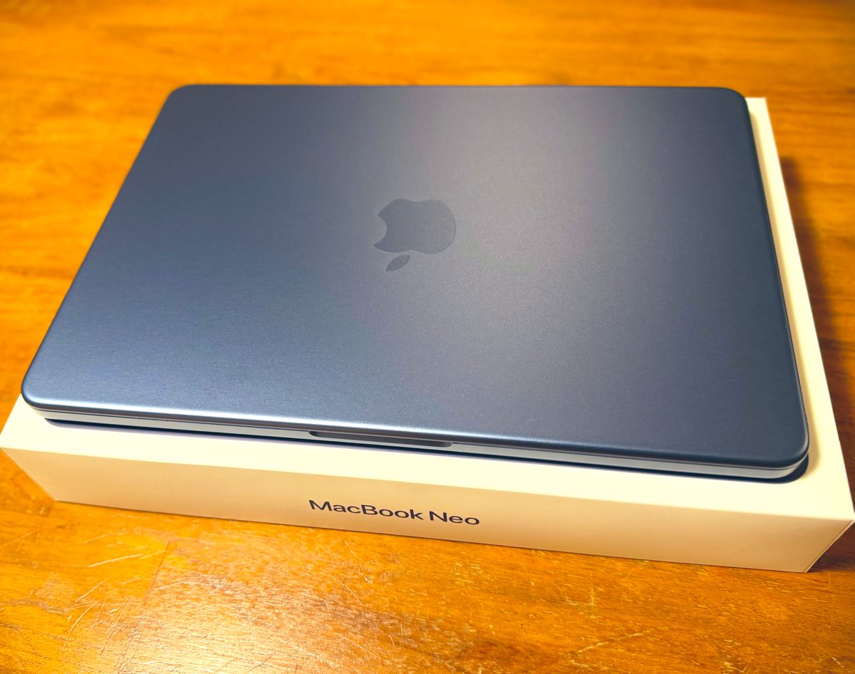 MacBook Neo着弾。第一印象は、、、重い！
それ以外は好印象。
