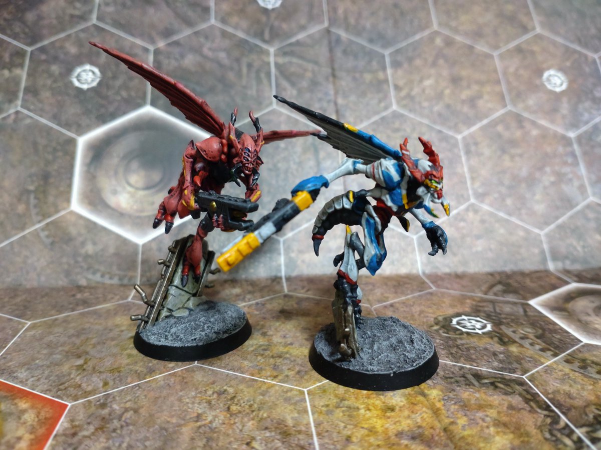 ダレカ tweet media