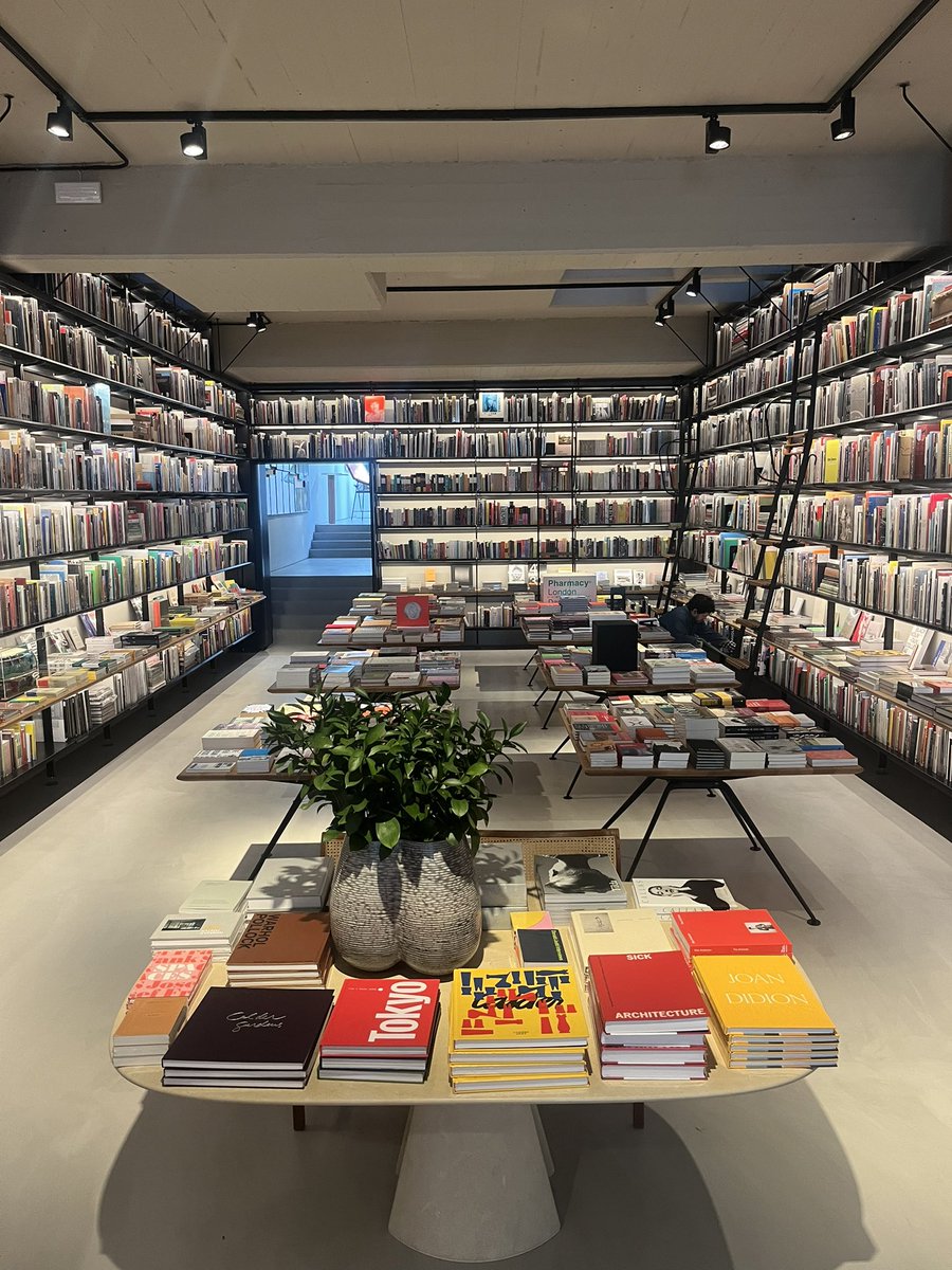 Jorge Carrión tweet media