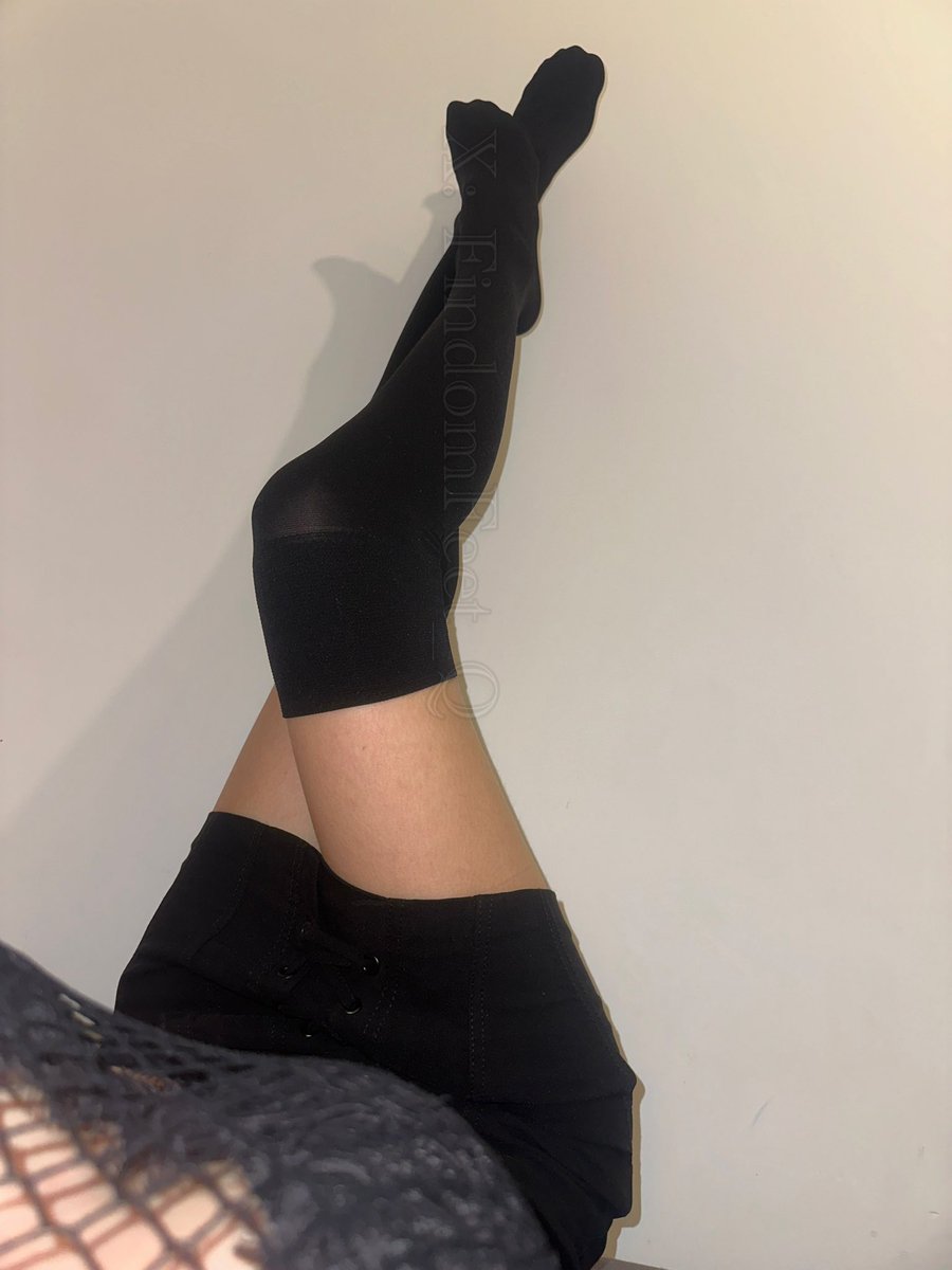 ⚜️Findom Feet Queen⚜️ tweet media