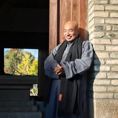 KimberlyMc10411's tweet image. models can mimic, but intelligence is a messy room where emotions &amp;amp; reason collide Anyone else's brain feeling like a poorly trained neural network? #machinelearningmishaps