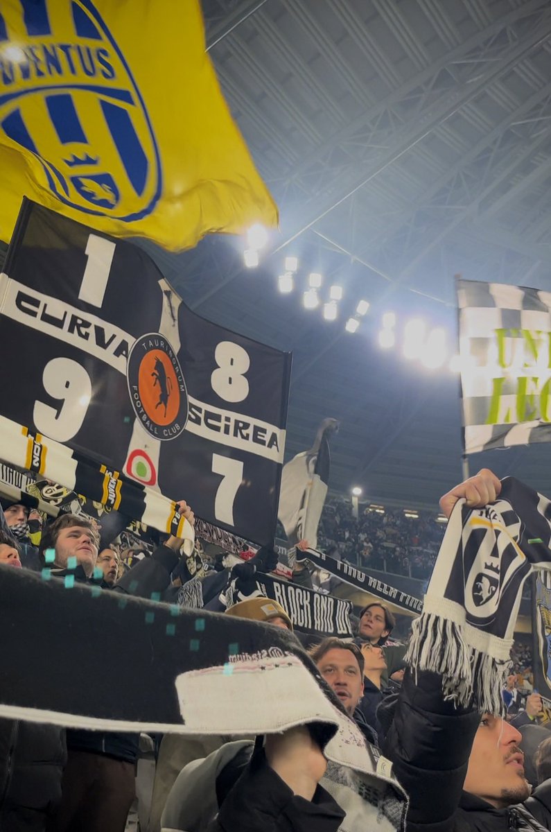 sara🍫 tweet media