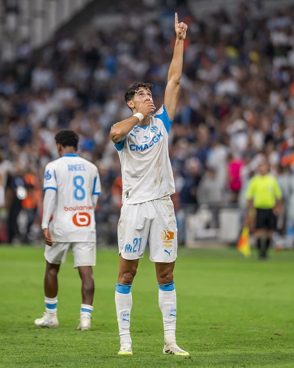 COMMUNIQUÉ OLYMPIQUE DE MARSEILLE !!! 

L’Olympique de Marseille informe que Nayef Aguerd va subir demain, le 12 mars 2026, une intervention chirurgicale afin de traiter une pubalgie persistante.

Depuis plusieurs semaines, le défenseur olympien évoluait avec une douleur et une