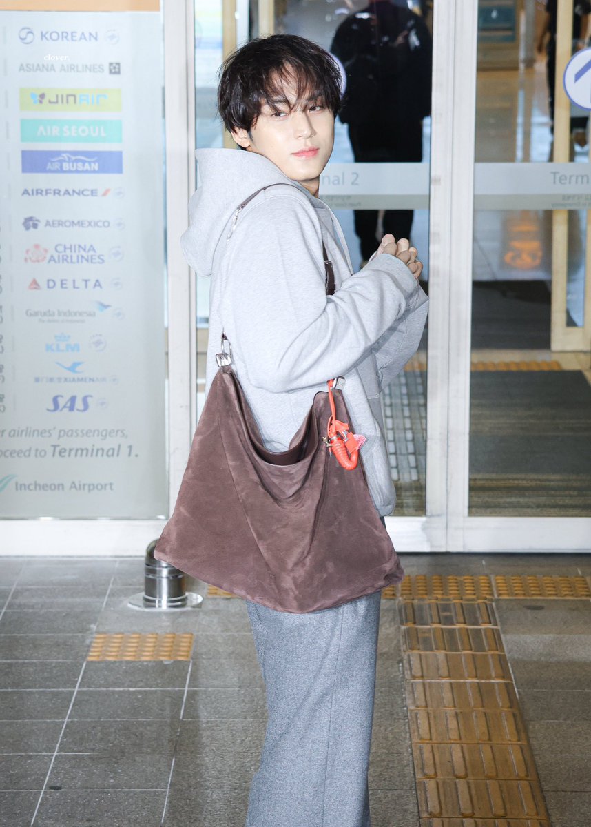 ๐๐ก๐ค๐ซ๐๐ง. tweet media