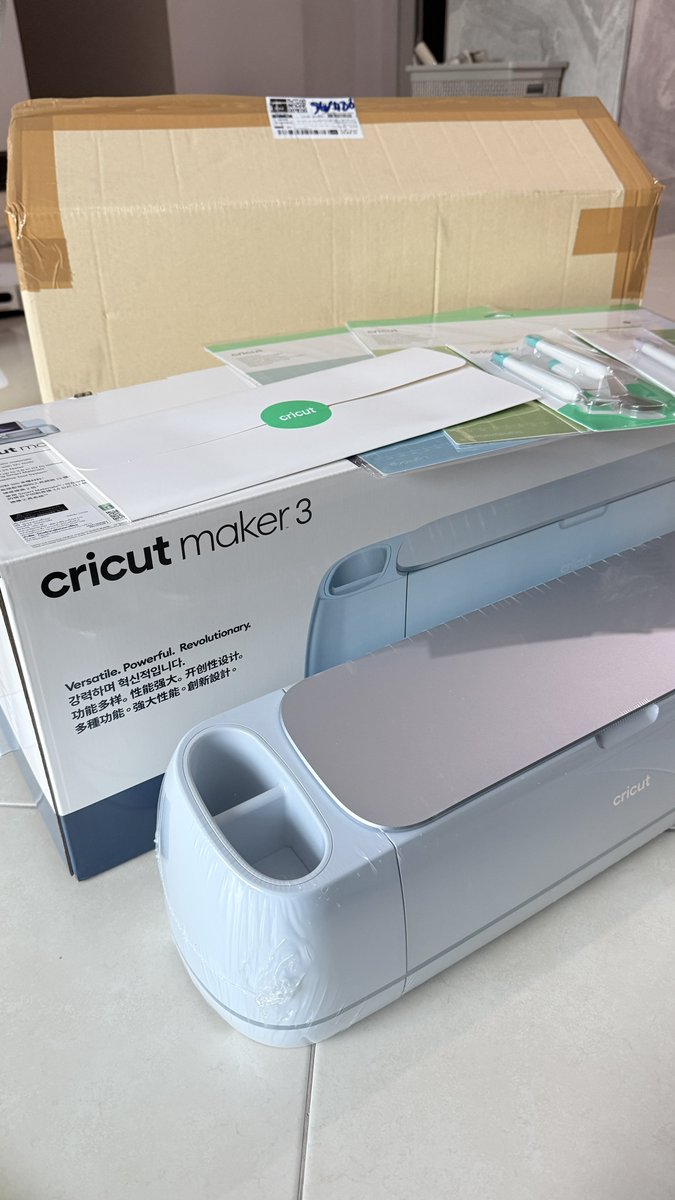 ในที่สุดก็ตัดสินใจกดเครื่องไดคัทมาแล้วนะพี่ๆ ได้โปรดเป็นกำลังใจและซัพพอร์ตในเส้นทางการไถ่ทุนน้องคืนหน่อยคับ 🤣 หวังว่าจะได้ทำผลงานออกมาได้หลากหลายมากขึ้น แต่ตอนนิขอไปเรียนรู้น้องก่อนนะ ✌🏻