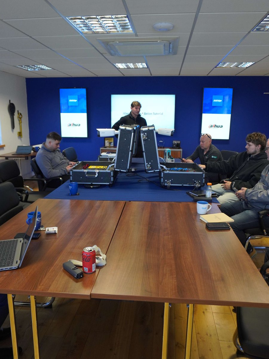 AldridgeSec's tweet image. We've got Dahua UK &amp;amp; Ireland in again today, this time at our Birmingham HQ, with another group off access control proffessionals talking about their Airshield, Entry and CCTV systems.

#CCTV #AccessControl