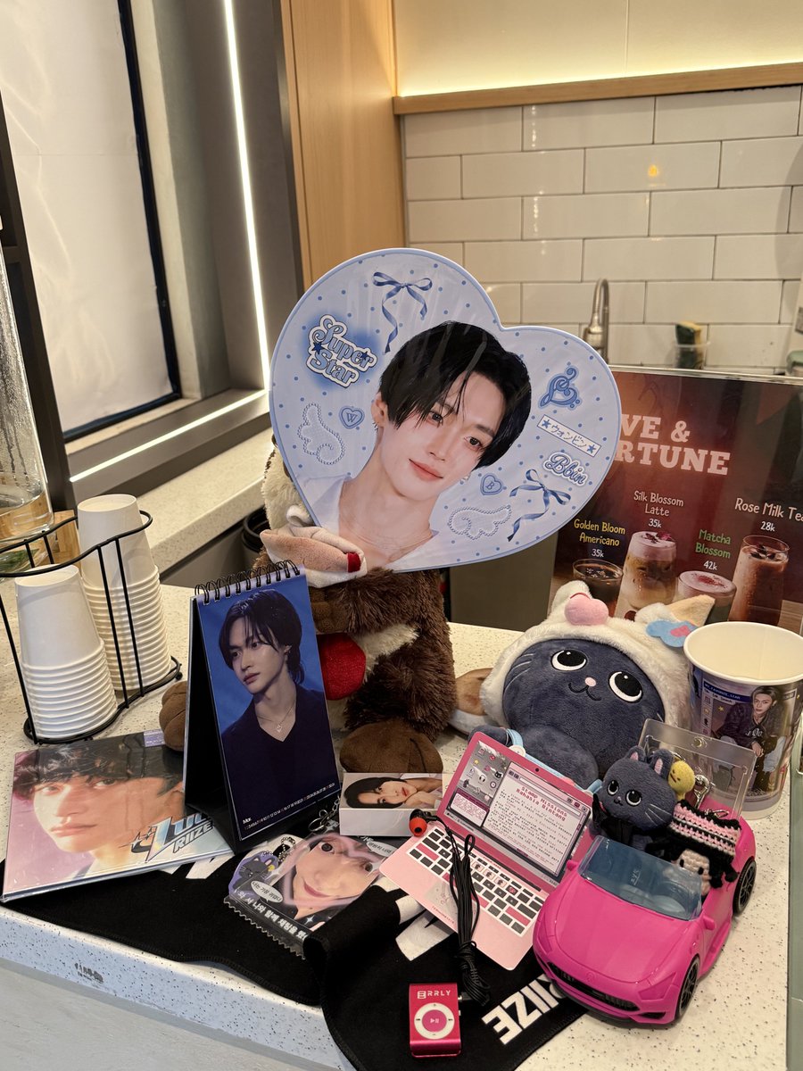 cyn 🐯🎸🐧 tweet media