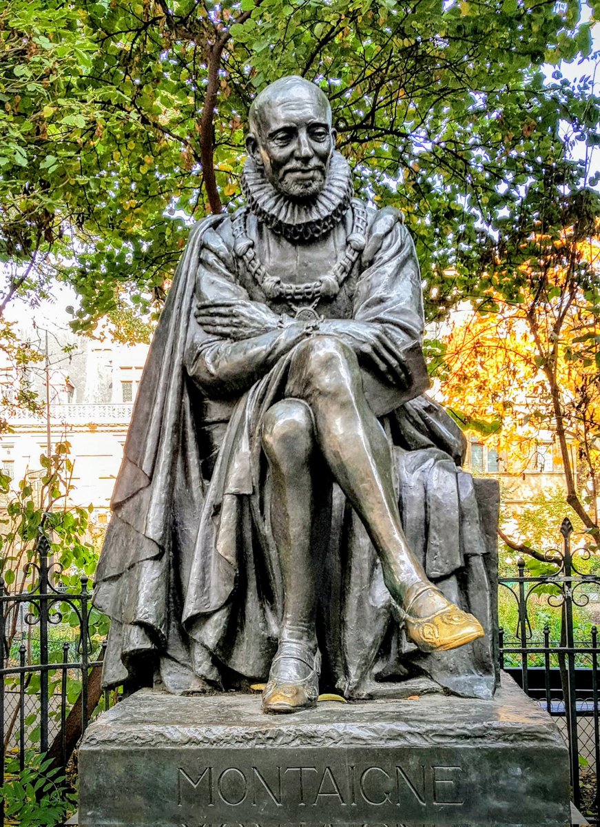 MichelleMoggio's tweet image. We could all use a little good #luck these days; #French students know the secret #Paris #TheParisEffect #LatinQuarter #bronzefoot #MicheldeMontaigne