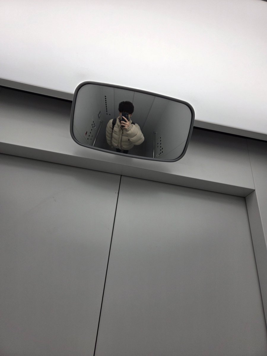 みちすけ tweet media