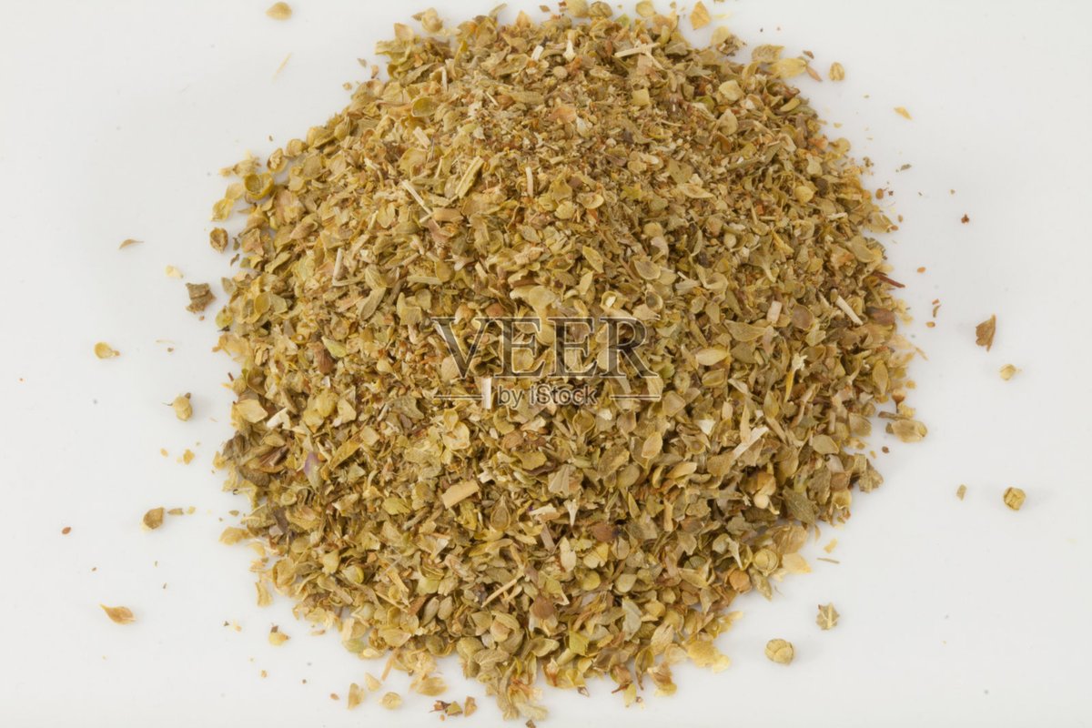 hellacreations's tweet photo. Taste Test: Fresh vs. Dried Oregano! Fresh = bright, herby kick (best for salads/grills). Dried = concentrated, earthy depth (ideal for sauces/stews). Pro tip: Use 3x more fresh than dried. Which do you reach for #HerbGuide #CookingHacks https://t.co/tUZjU129S5