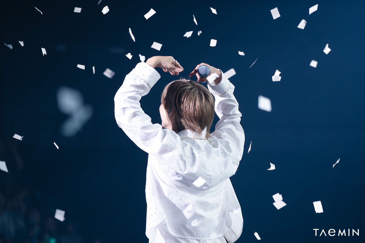 Behind Taemin tweet media