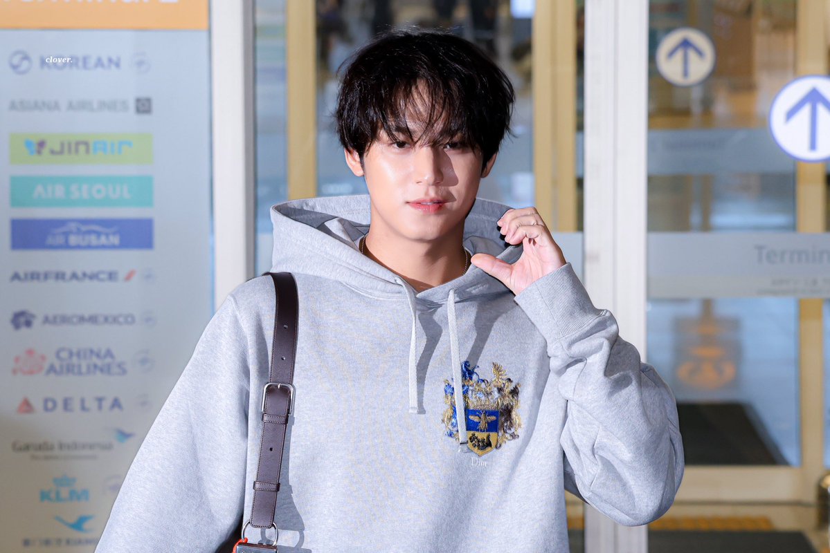 ๐๐ก๐ค๐ซ๐๐ง. tweet media