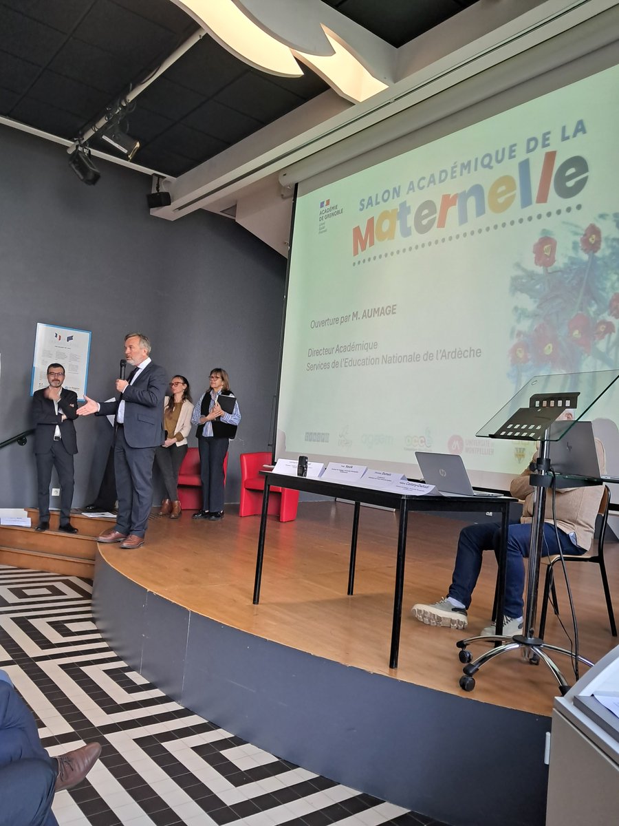 dsden26's tweet photo. 🎉 Le Salon académique de la maternelle est lancé ! Dédié à l’innovation pédagogique et à l’apprentissage par le jeu, il se tient au lycée des Trois Sources à Bourg-lès-Valence. Conférences, ateliers et innovations pédagogiques, un beau programme autour d'une ambition commune. https://t.co/YNYegFm3Z4