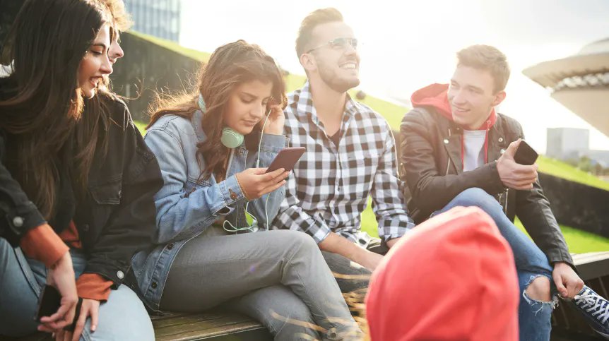 ScienceinPoland's tweet image. Teenagers are growing up in a consumer culture that promotes material success as the main path to happiness, which may harm their well-being, says psychologist Anna Maria Zawadzka from @Uniwersytet_GD 

scienceinpoland.pl/en/news/news%2…