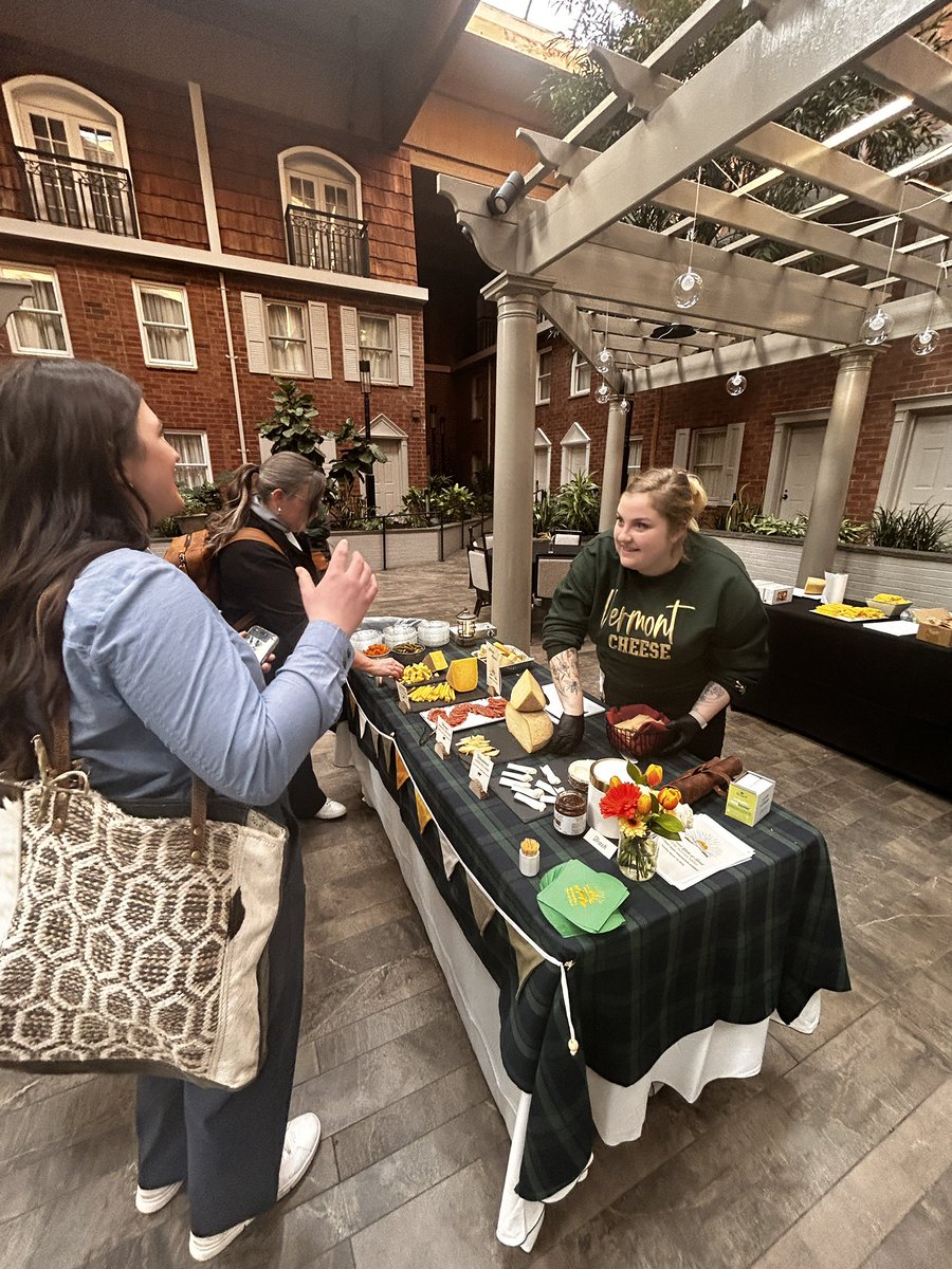 anson_ag's tweet image. Thank you to the Vermont Cheese Council for hosting a great reception during the Northeast Dairy Business Innovation Center conference in Albany.
World-class Vermont cheese starts with hardworking farmers, talented cheesemakers, and everyone across our dairy community. #cheese