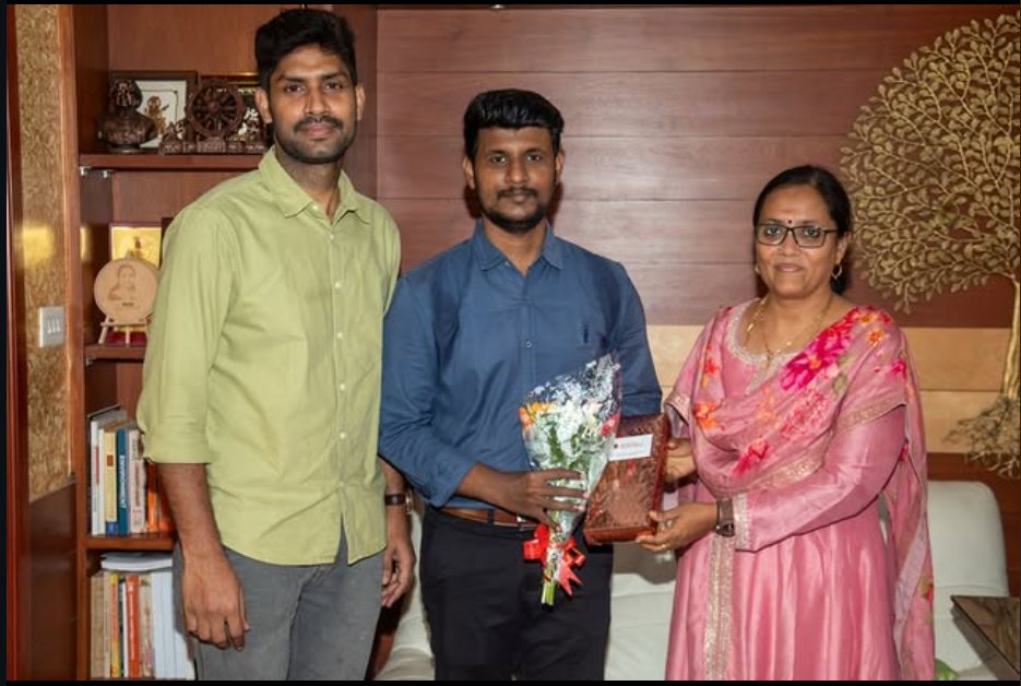 We are immensely proud to congratulate our achiever, Mr. M K Muthu Kumar, for securing All India Rank 692 in UPSC CSE 2025. 🌟

Mr. Muthu Kumar was felicitated by our Director, Dr. Vaishnavi S D.

#upsc #upscresult #upsc2026 #naanmudhalvan