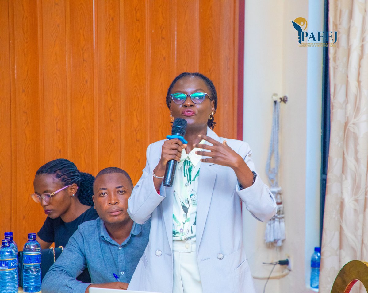 🗣️ « Être une femme entrepreneure au Burundi, c’est parfois accepter d’être qualifiée d’ISHIRASONI. »
— Prof. <a href="/manirakizadsir/">Manirakiza Désiré</a>  , Coordonnateur Nationatiol du <a href="/PAEEJ_Burundi/">PAEEJ</a>.

⚠️Selon lui, de telles croyances sociales continuent de freiner l’initiative des femmes.