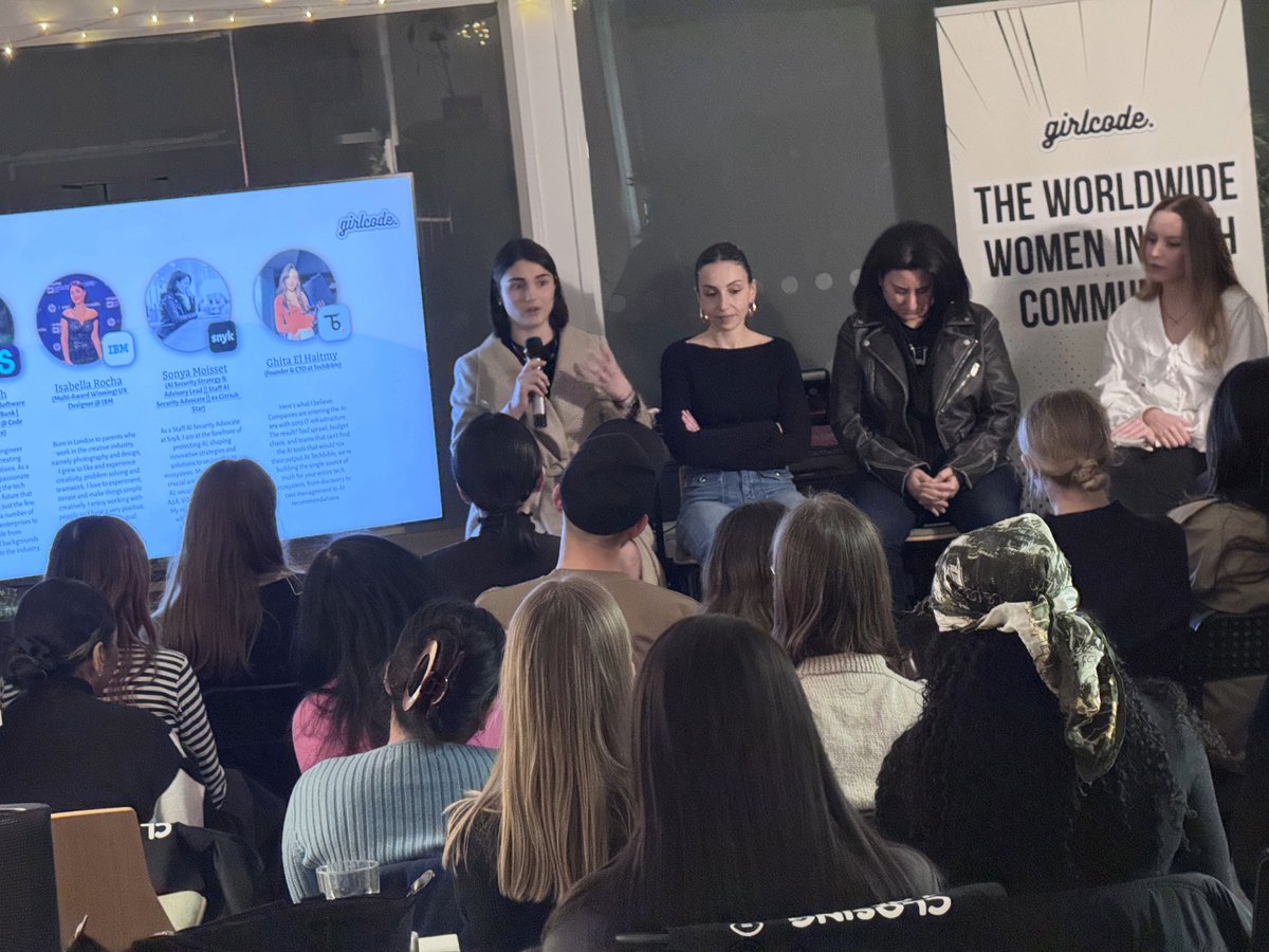 GirlCode tweet media