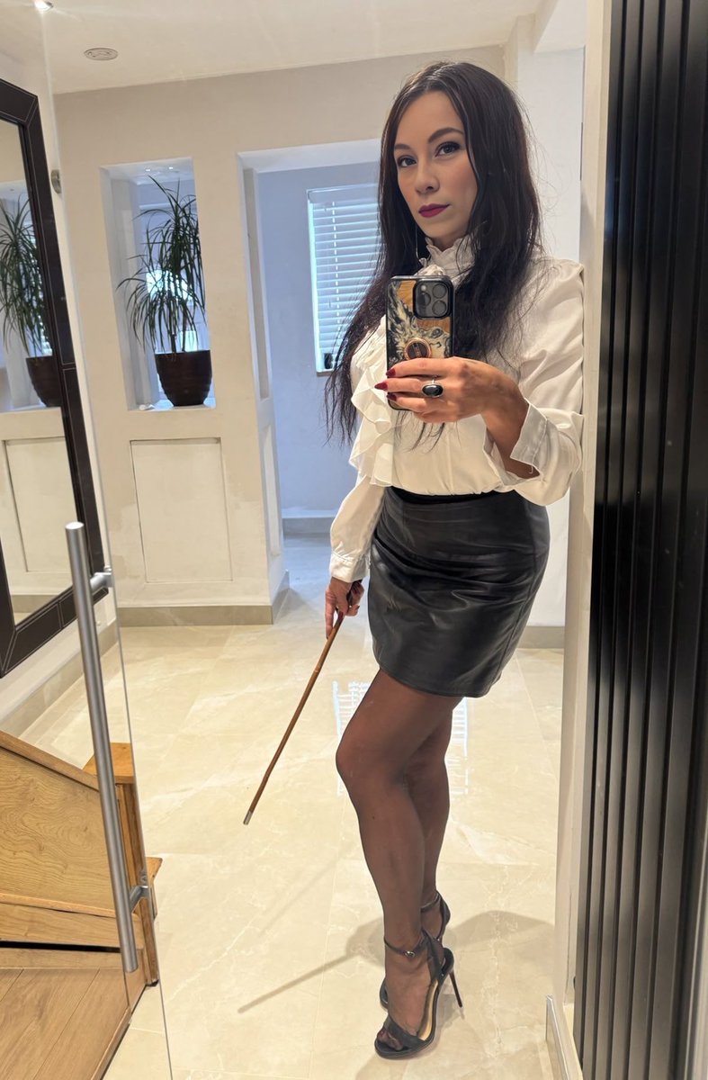 Mistress Linda tweet media