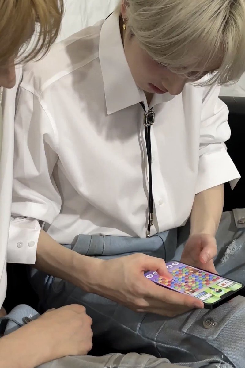 사쿠야 손 너무 남자손인거 느껴버림.. 19.5 💦