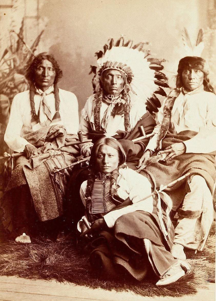 alaska_godosiyo's tweet photo. Slow White Buffalo, Crow Eagle, Iron Thunder, and Fool Thunder. Lakota (Two Kettle). ca. 1888. Photo by D.F. Barry.
#nativeamerican #nativeamericanpride #nativeamericanculture #nativewolver https://t.co/E4VyKvlF0i