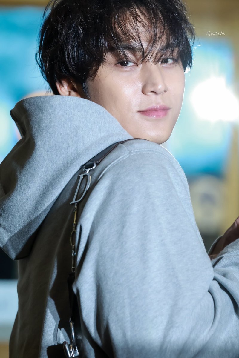 𝘚𝘱𝘰𝘵𝘭𝘪𝘨𝘩𝘵 tweet media