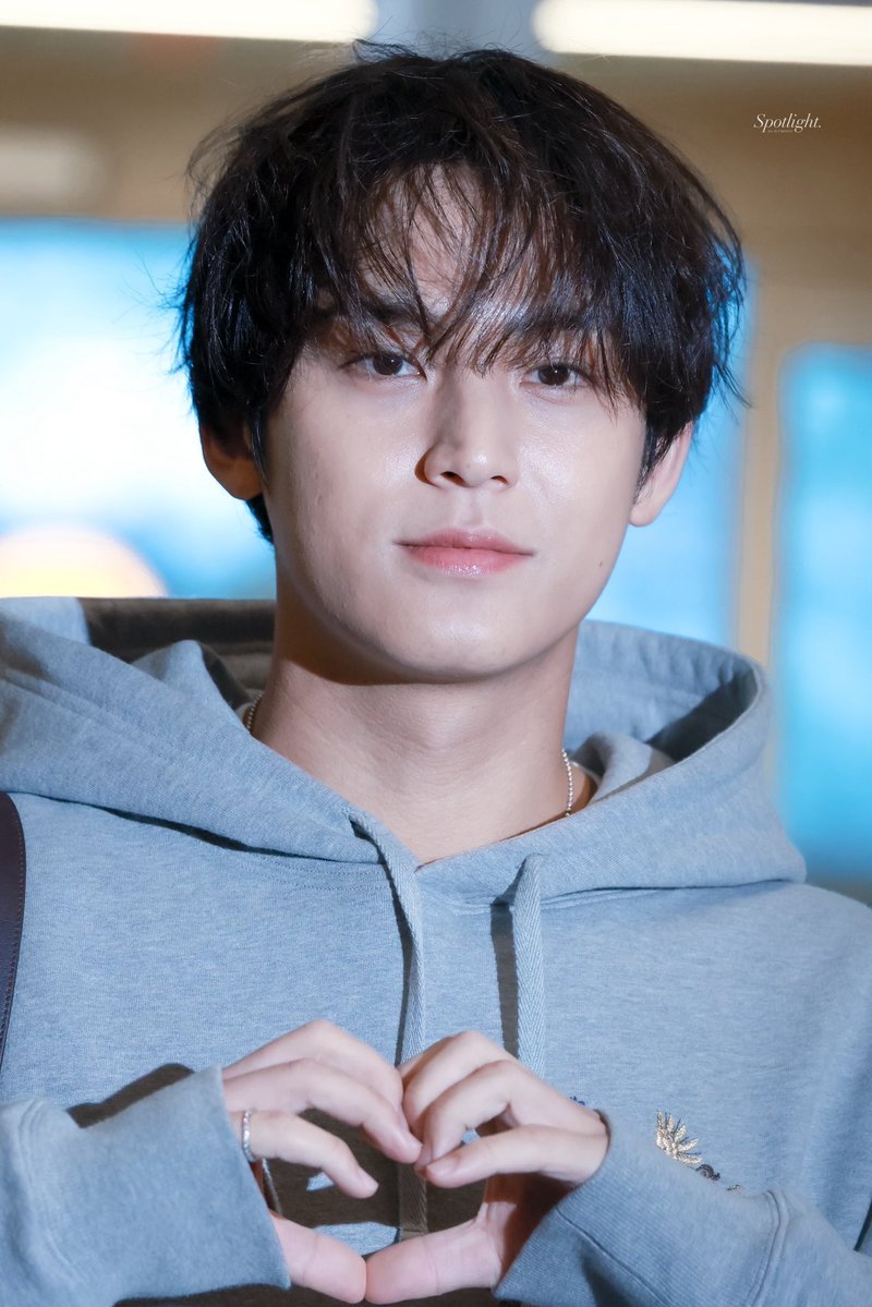 𝘚𝘱𝘰𝘵𝘭𝘪𝘨𝘩𝘵 tweet media