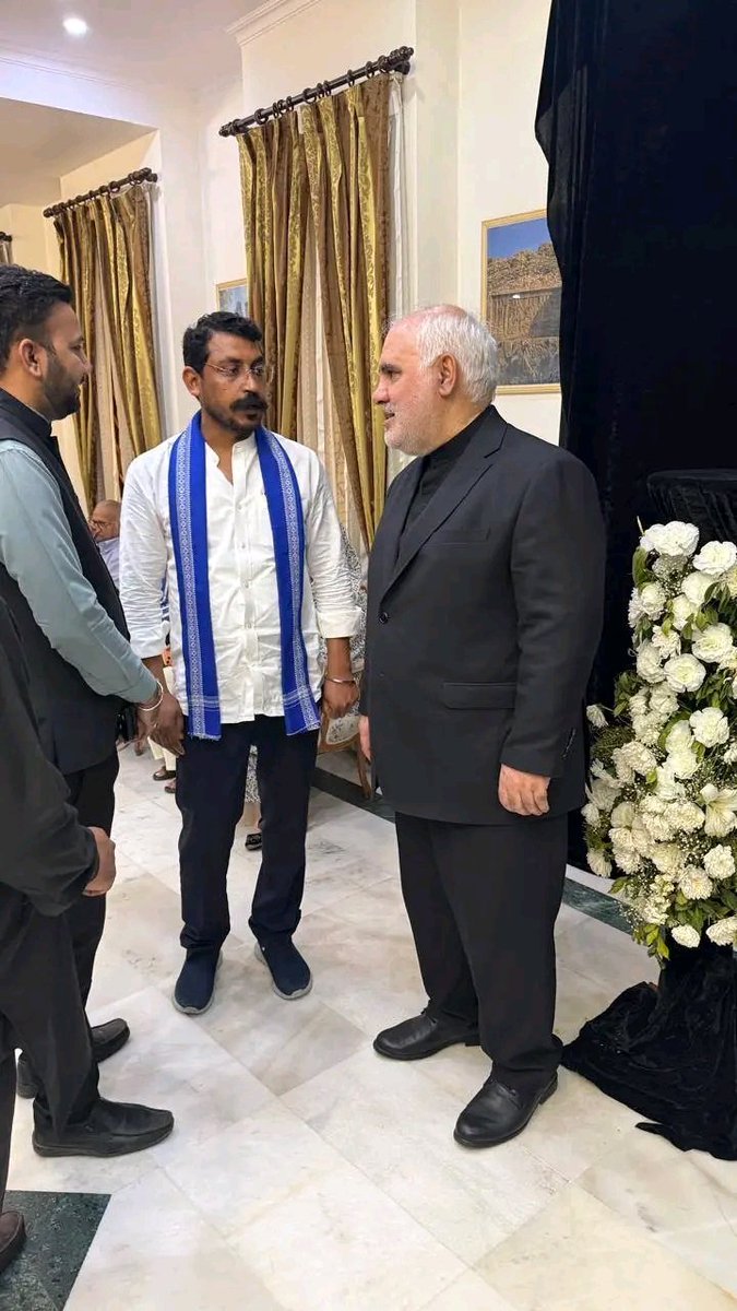 नगीना सांसद <a href="/BhimArmyChief/">Chandra Shekhar Aazad</a> चन्द्रशेखर आज़ाद आज इस्लामी गणराज्य ईरान के राजदूत डॉ. मोहम्मद फताली से मिले।

और सुनने में आया है कि उन्होंने अमेरिका और इज़राइल से लड़ने के लिए 10 लाख भीम आर्मी के सैनिक ईरान भेजने का वादा किया है। इसके बदले में उन्होंने मांग की है कि ईरान की सरकारी