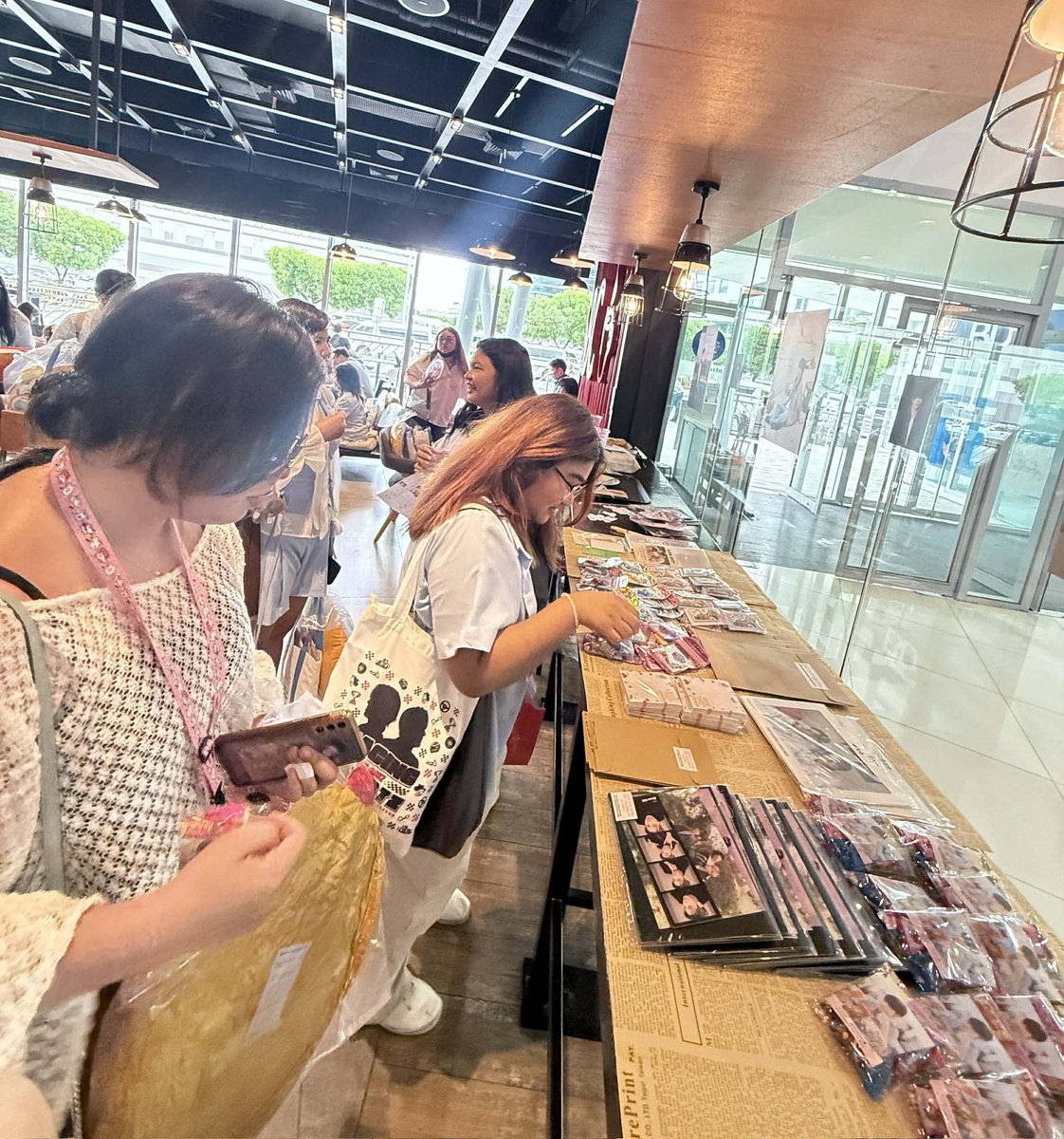 304weekendclub's tweet photo. MOA! Thank you so much for coming to celebrate Beomgyu's birthday with us at #SoundtrackOfOurSpring last March 8!

300+ MOAs came to share their love and support for Beomgyu and TXT! It was so heartwarming to see how much we love our five! 🥹🩷

See you in our next hangouts! 🫶 https://t.co/dP5TBLbv0w