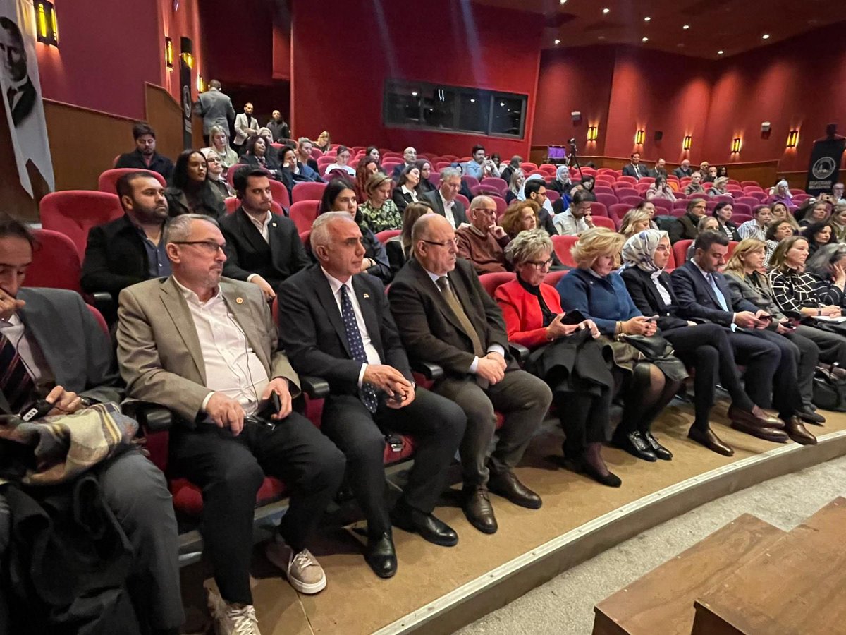 8 Mart Dünya Kadınlar Günü vesilesiyle, Üsküdar Belediyesi ve Almanya Federal Cumhuriyeti İstanbul Başkonsolosluğu iş birliğiyle düzenlenen anlamlı etkinliğe katılım sağladık.
<a href="/sdedetas/">Sinem Dedetaş</a> 
<a href="/BerkTutuncu/">Berk Tütüncü</a> 
<a href="/zerrin42541384/">zerrin</a> 
<a href="/Efkannpolatt/">Efkanpolat</a> 
<a href="/chp_uskudarilce/">CHP Üsküdar İlçe Başkanlığı</a> 
<a href="/chpkadinuskudar/">CHP Üsküdar Kadın Kolu</a>