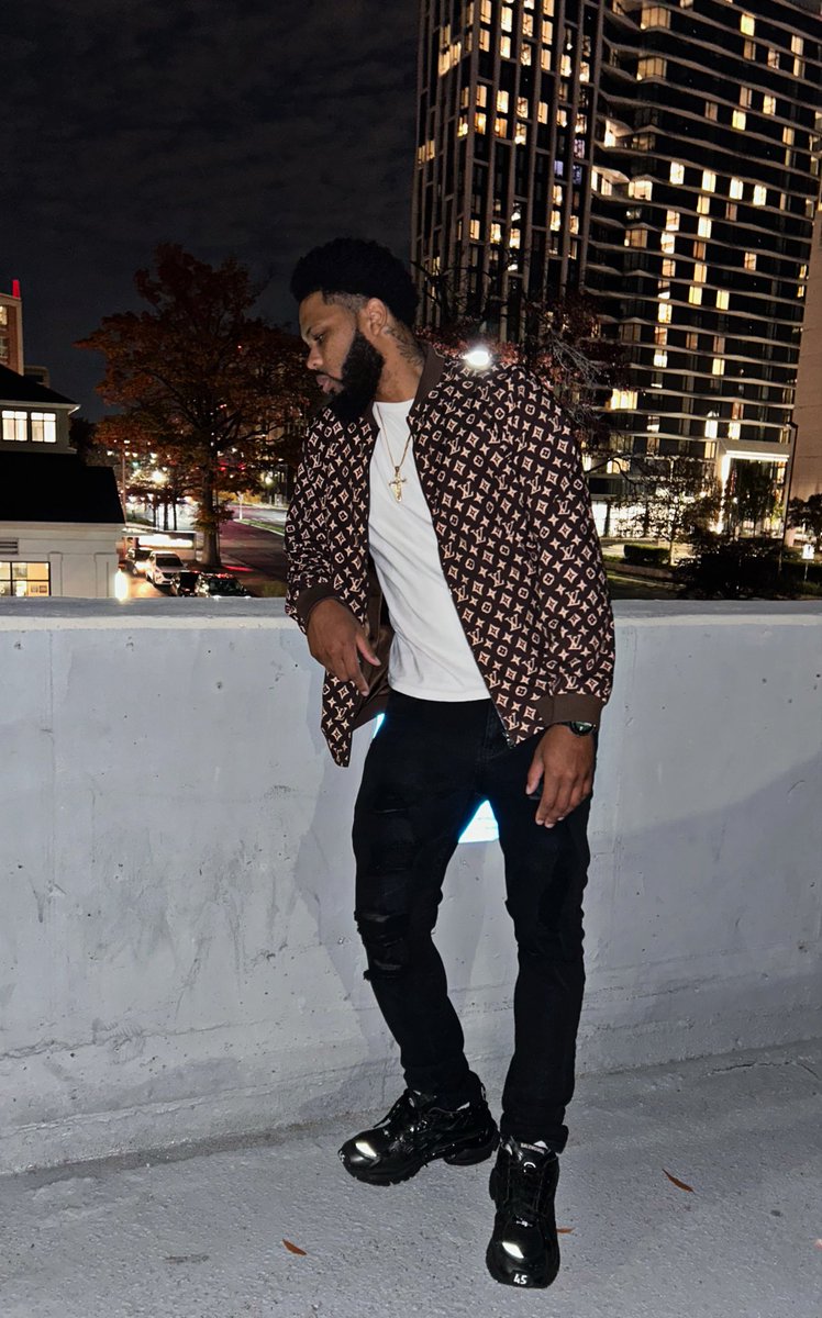 NickoNicko467's tweet image. You was chasing inches, I’m miles ahead 💯💪🏾
#explorebeyond