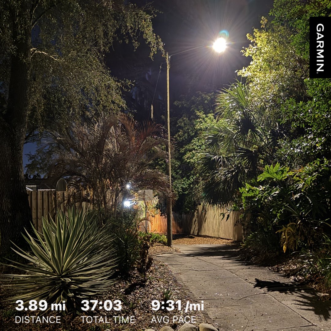 JohnBostonRowe's tweet image. Another good morning for a vo2max run: 
0.75 mile warmup
3 min hard - 90 seconds jog (x5)
0.75 mile cooldown

#FloridaRunner #DailyRunner #SunriseRunner #RunBeforeTheSun #KeepMoving

#RunningStreak: 2260 days