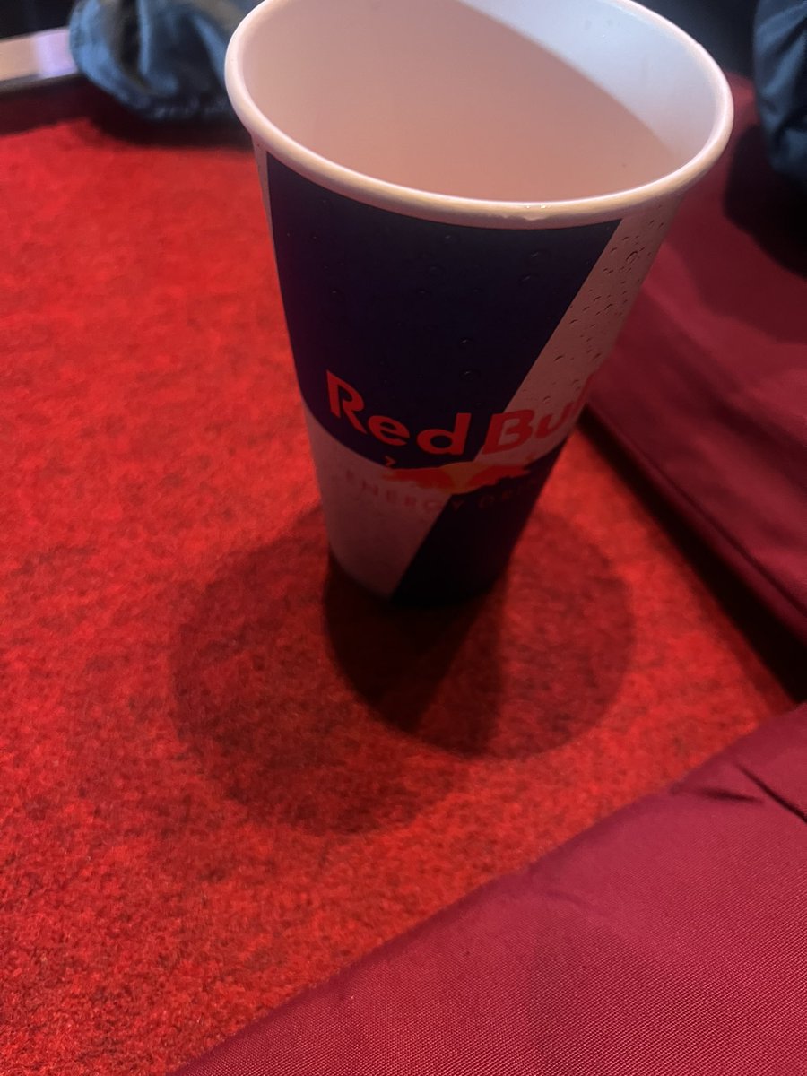 レッドブルカクテル
今年は外のキッチンカーで販売中
 #CAPCOMCUP12