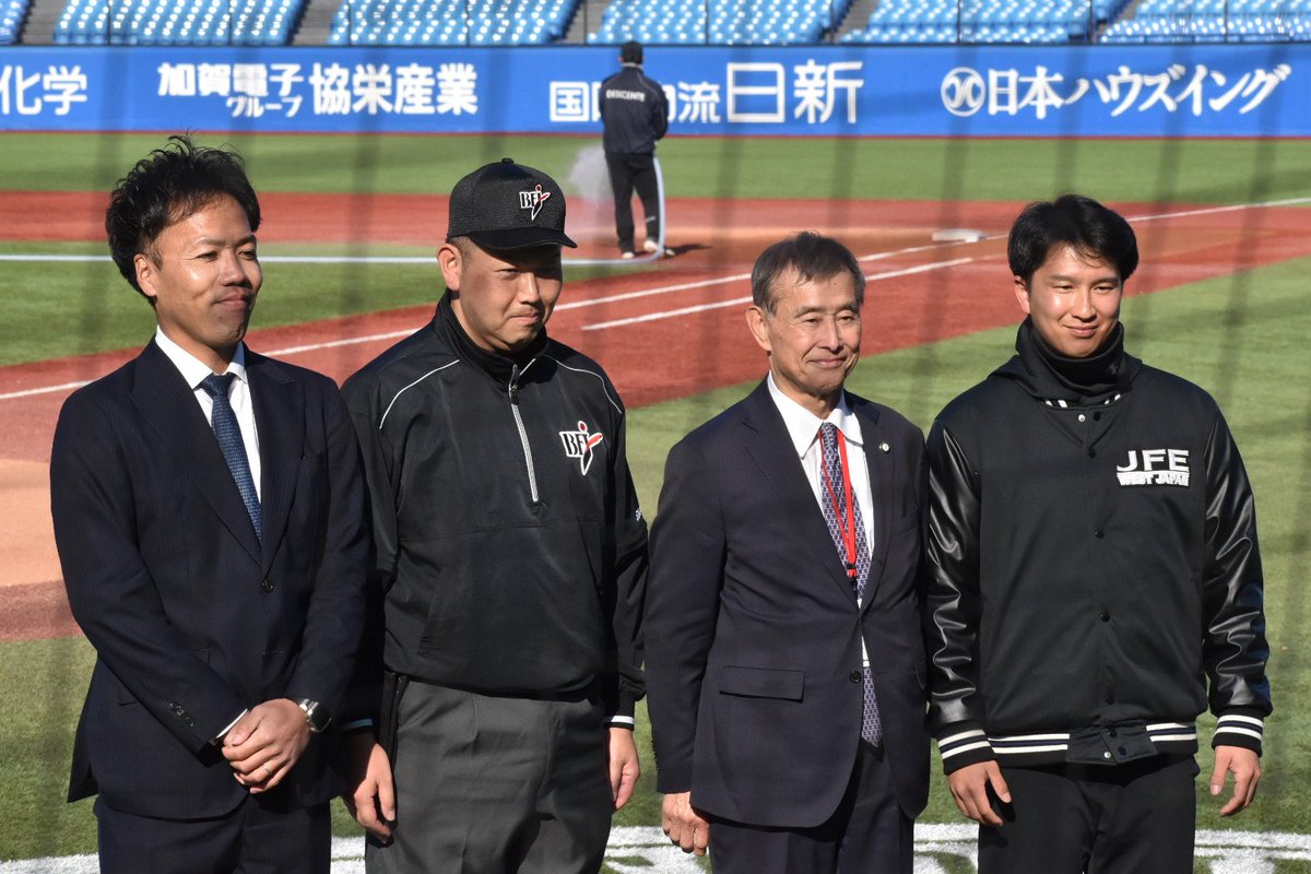 Kinta0704's tweet photo. スポニチ大会決勝戦
コイントスでJR東日本・先攻、JFE西日本・後攻が決まりました
スポニチ大会でのコイントスは初めてのようです
#アマチュア野球
#社会人野球 
#スポニチ大会 
#JR東日本 
#JFE西日本 https://t.co/ewhQxg8q8q