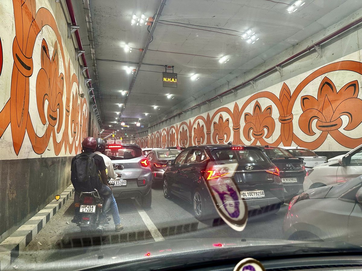 DilliSeHoonBhai's tweet photo. कृपया ध्यान दे...
आज आपके लग गए है पर आप शांति बनाए रखें...

#GurgaonTraffic
#NHAI https://t.co/ya7gD2mJV6