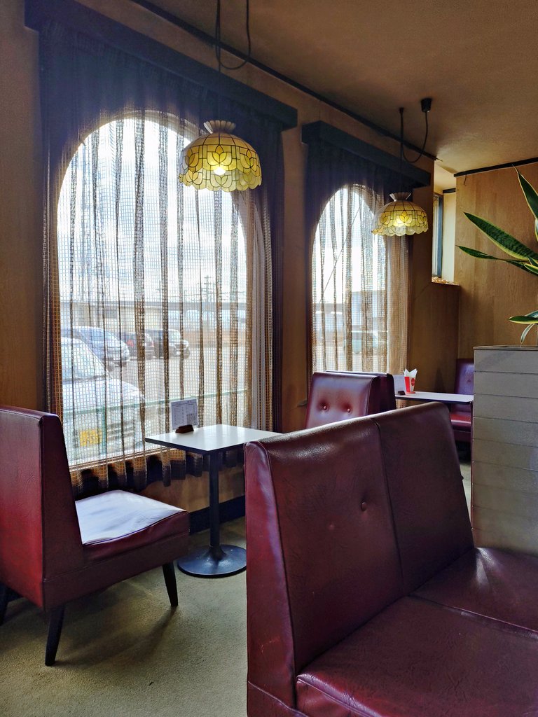 ため口 tweet media