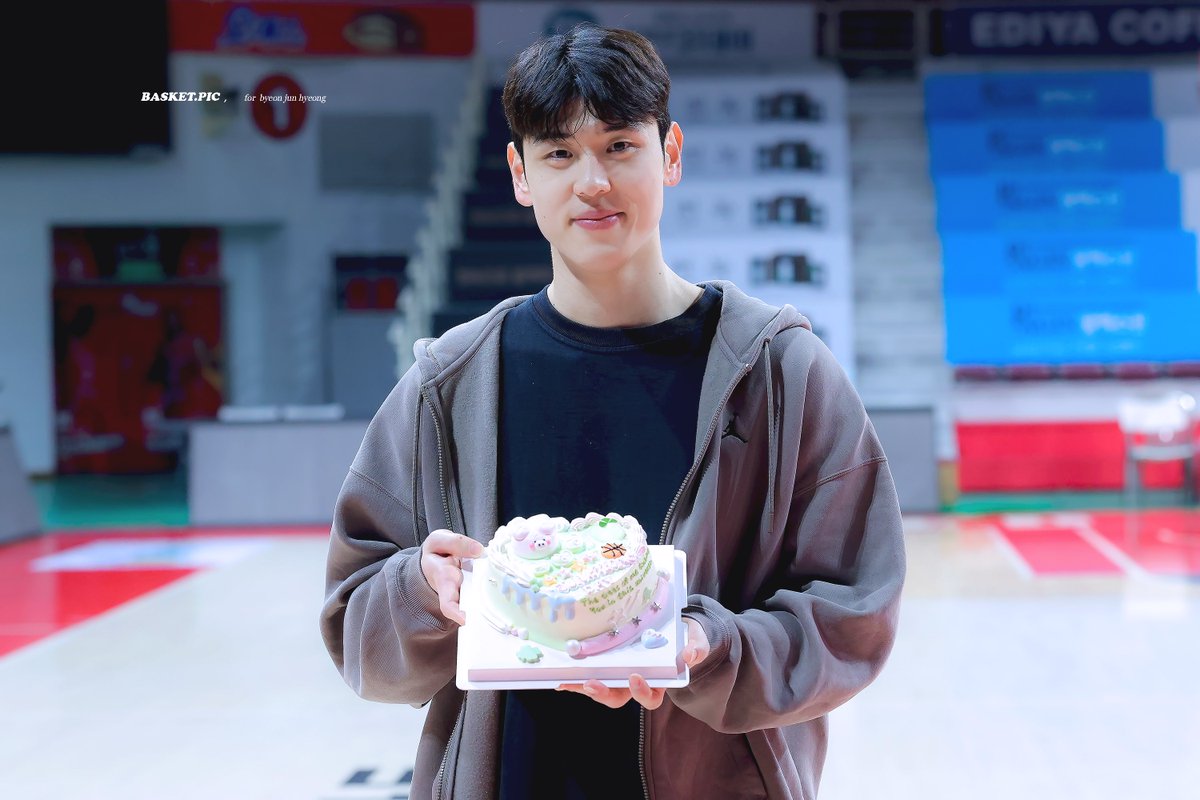 변준형픽🐰 tweet media