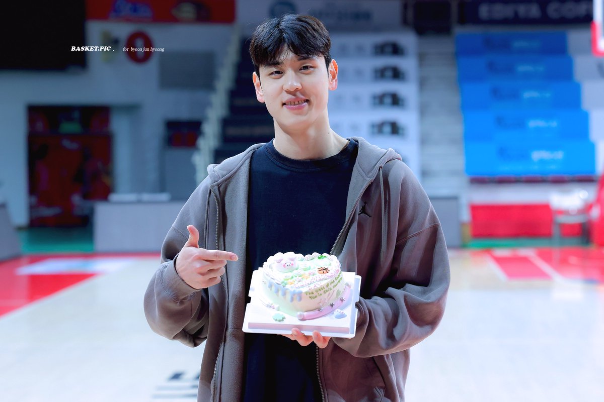 변준형픽🐰 tweet media