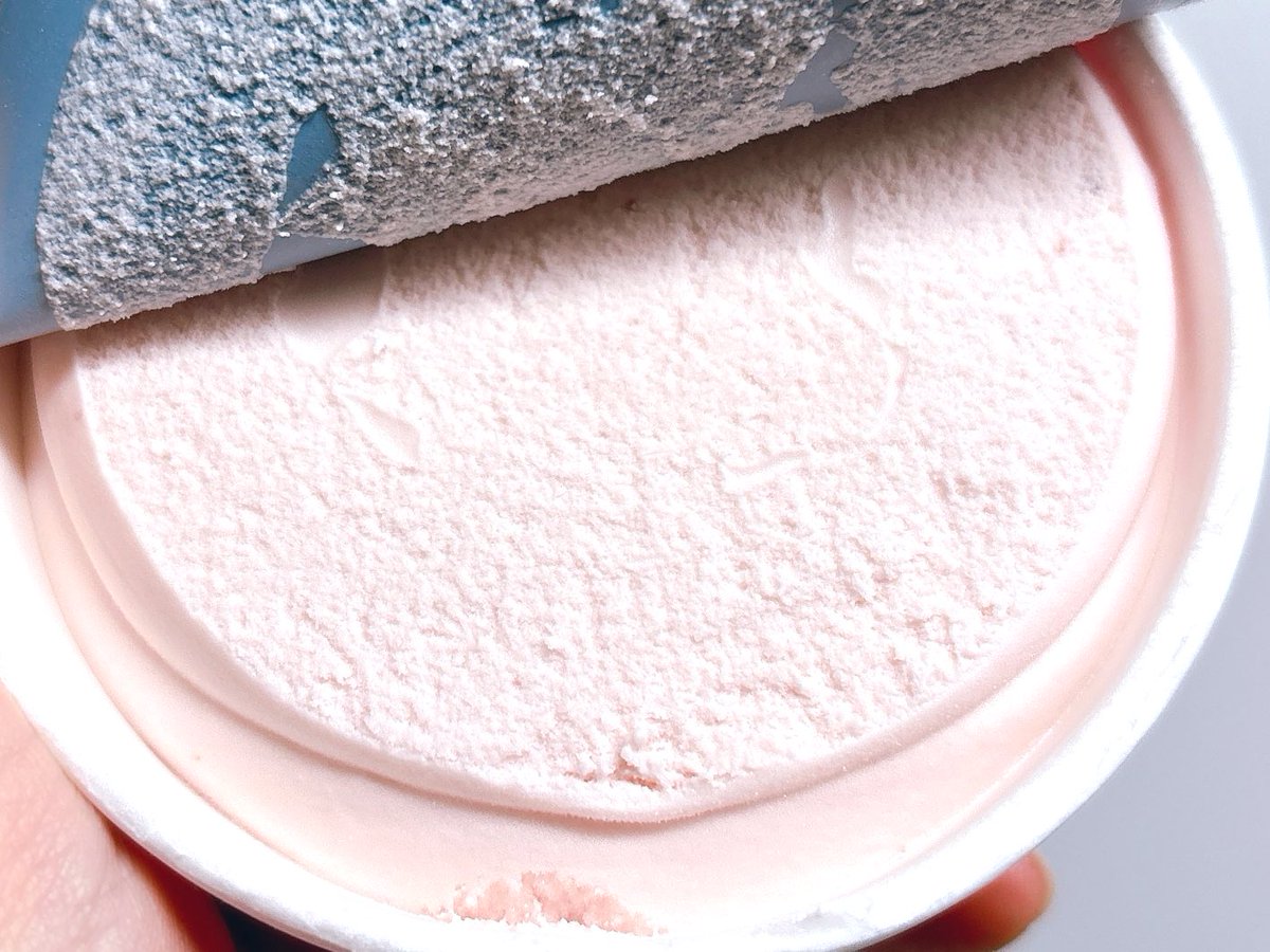 kerorom25's tweet image. 🍓MOW練乳いちご🍓

"練乳いちご"味だけど､甘ったるくなくて､優しい甘さの苺味で美味しかった🫶🏻💗

#いちご #練乳 #MOW #森永乳業