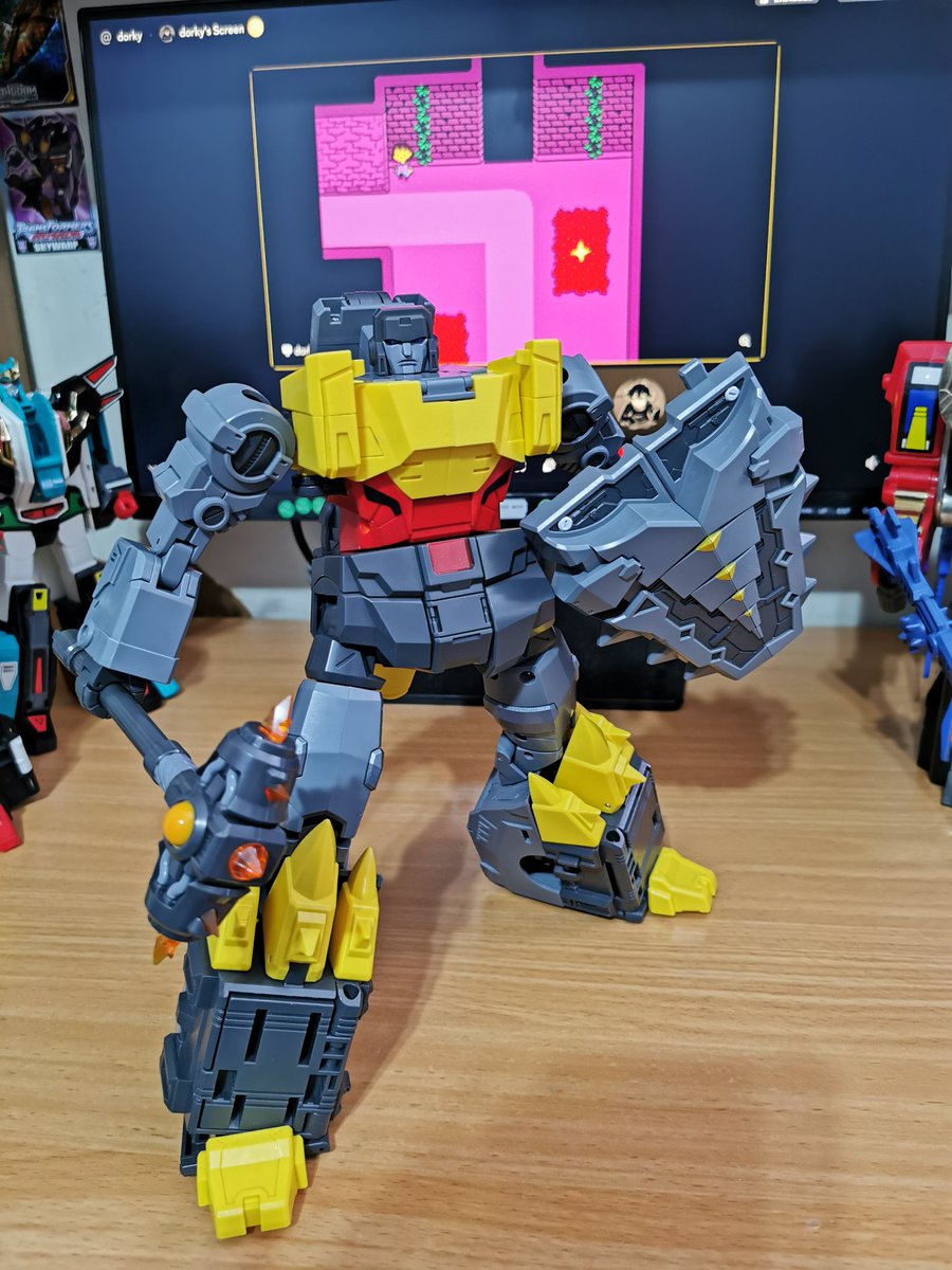 טוללה tweet media