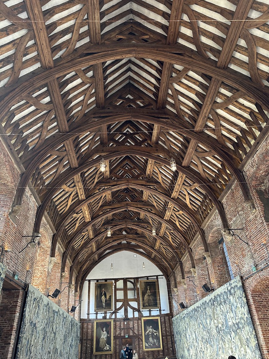 What stories those beams could tell! 

Hatfield Old Palace,  built in 1485 by Bishop John Morton, childhood home of Queen Elizabeth I.

Most of the beams in the Great Hall are original. 

📷 from last year’s research visit 

#woodensday #alwayslookup