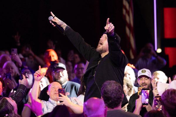 EF Country tweet media