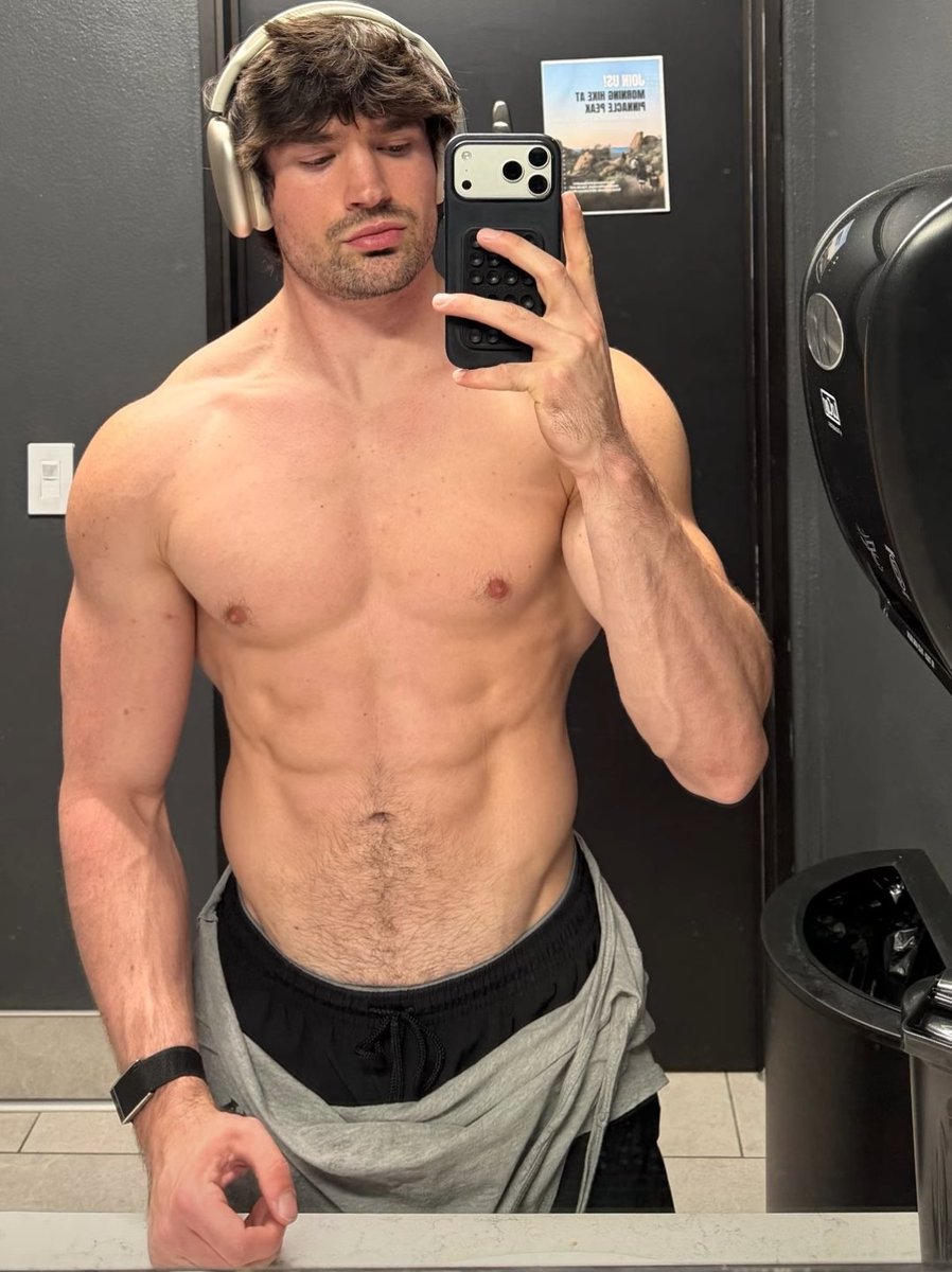 wade ☆ tweet media