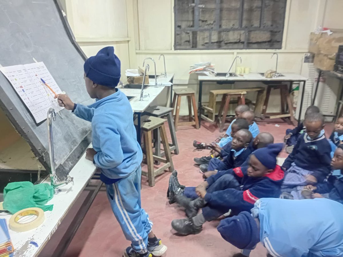 UnganoTena's tweet image. Great TaRL session yesterday! 📚
We continue promoting Teaching at the Right Level, ensuring learners are supported based on their current abilities to strengthen literacy and numeracy foundations.
Together, we can improve learning outcomes. ✨
#TaRL #EducationForAll 👩🏽‍🏫📖