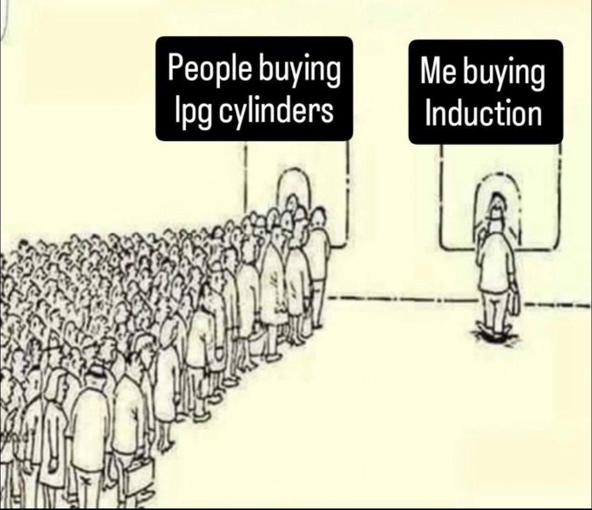 smitz0798's tweet photo. Buying LPG cylinders thesedays, dispossible hai ⚔️

#LPG #refinary https://t.co/HgZOgLLTTZ