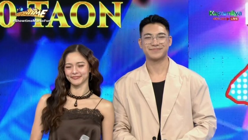 iLoveDarren_24's tweet photo. Grabee talaga ang face card ng mag-besties Darren and Kimmy @prinsesachinita πβ¨
#DARREN @Espanto2001
#ShowtimeMarSoFun https://t.co/2AvaZJI6Lo