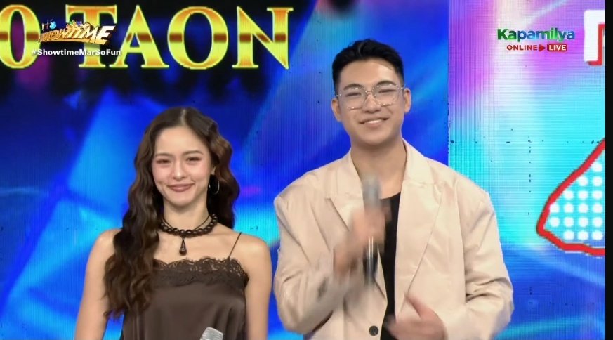 iLoveDarren_24's tweet photo. Grabee talaga ang face card ng mag-besties Darren and Kimmy @prinsesachinita πβ¨
#DARREN @Espanto2001
#ShowtimeMarSoFun https://t.co/2AvaZJI6Lo