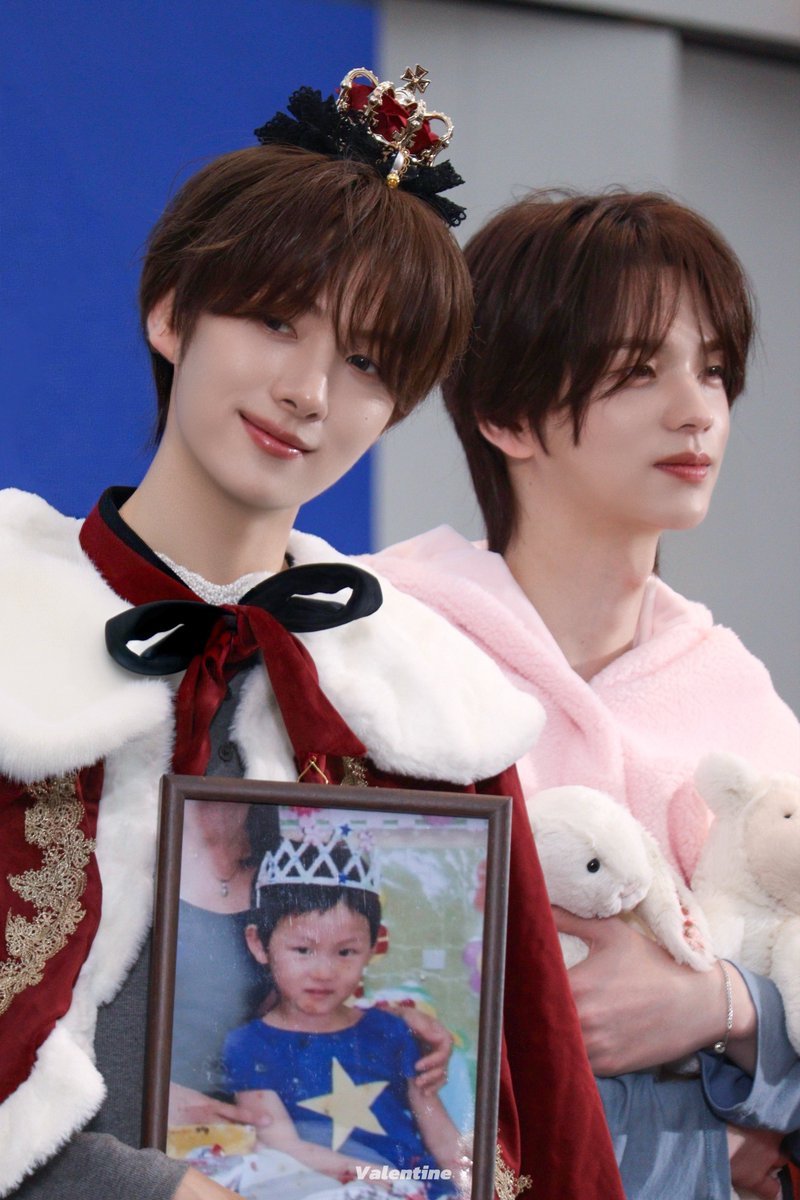 Valentine tweet media